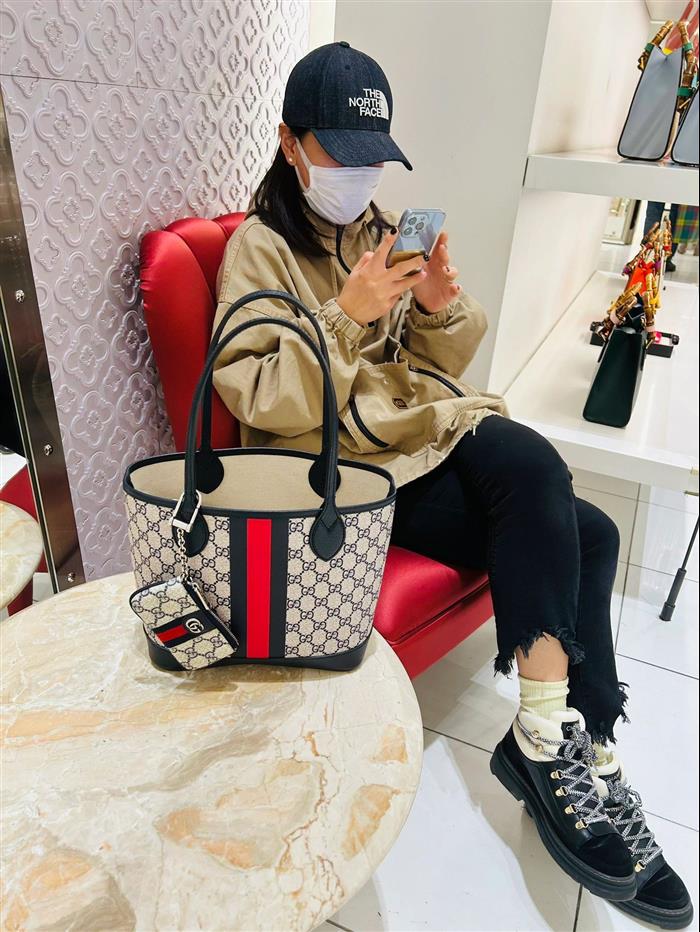 2025210C726762N201835190