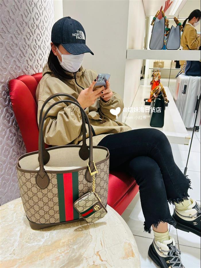 2025210C726762N201835221