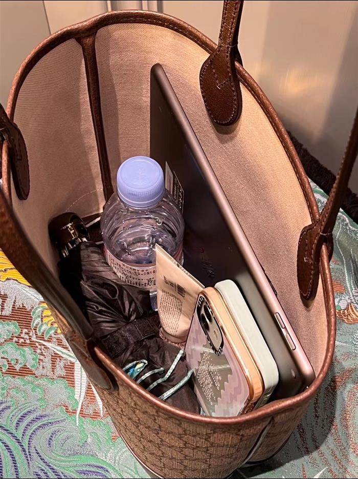 2025210C726762N201835596