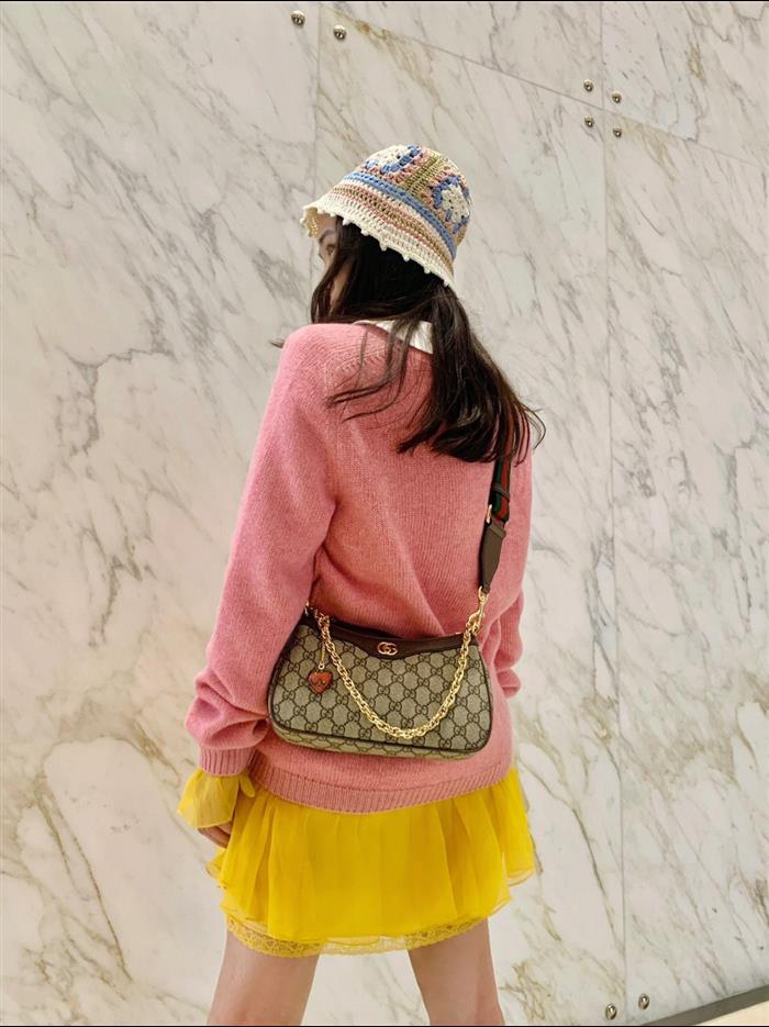 2025210C735132N201837358