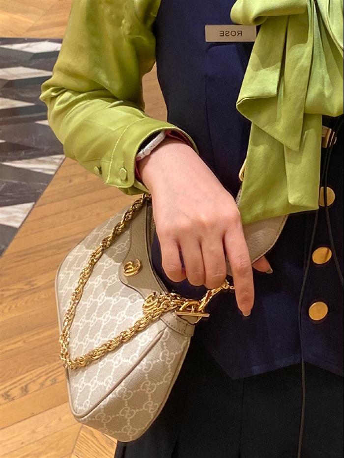 2025210C735132N201838436