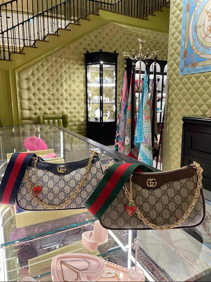 2025210C735132N201838700