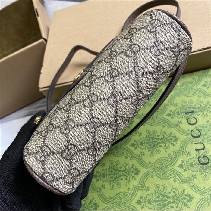 2025210C772311N201853770