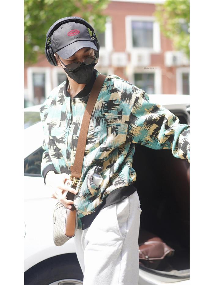 2025210C681021N201915709