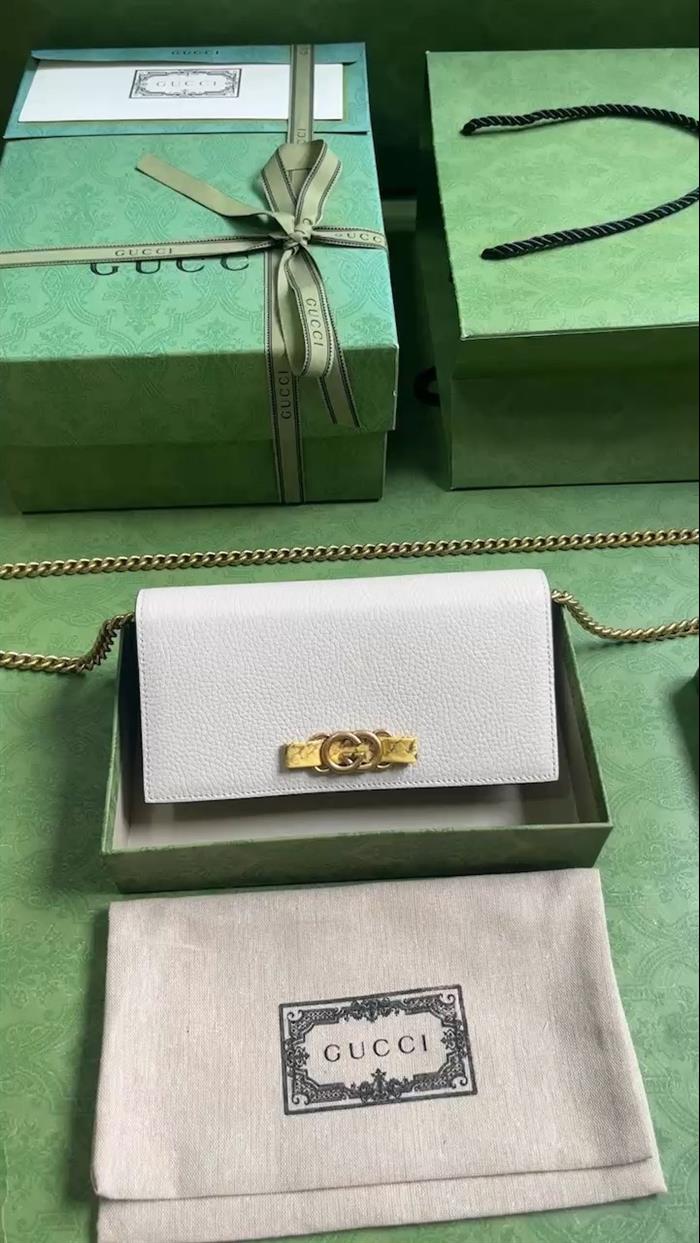 2025210C746056N201918146