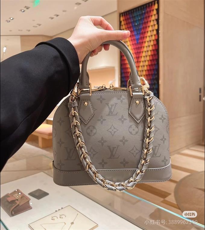 2025224M12561115932176