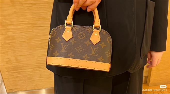 2025224M82717223140928