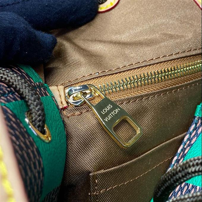 2025224N4056414249964