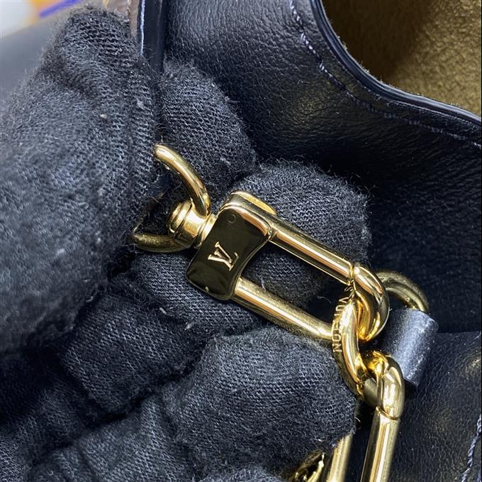 2025224M13843103427715