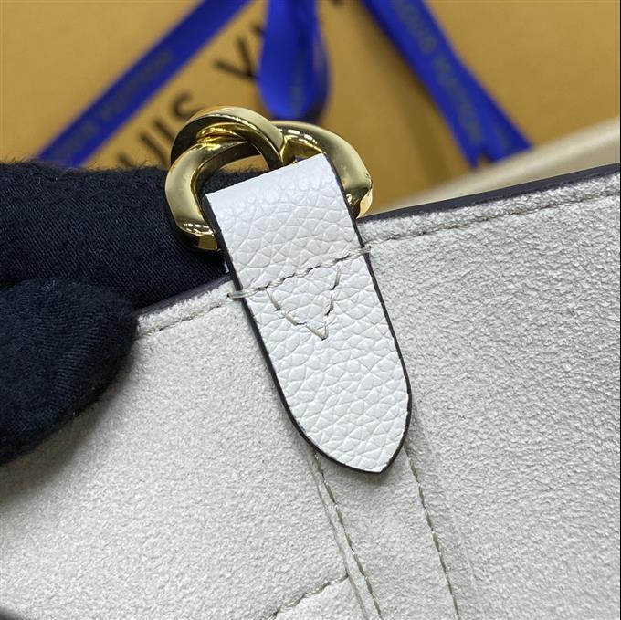 2025224M24638103427998