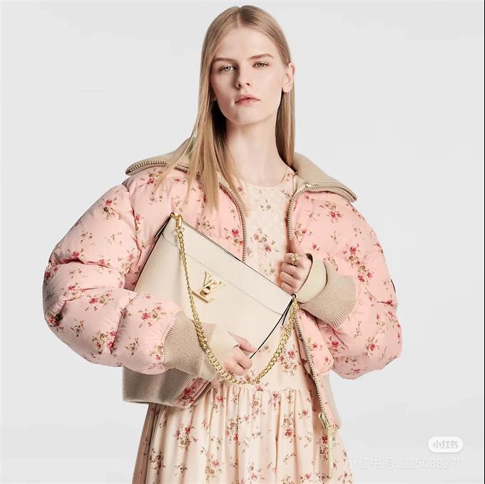 2025224M24638103431736