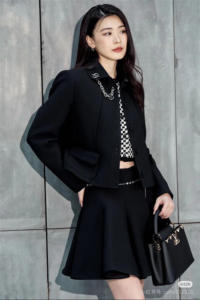 2025224M232639489640