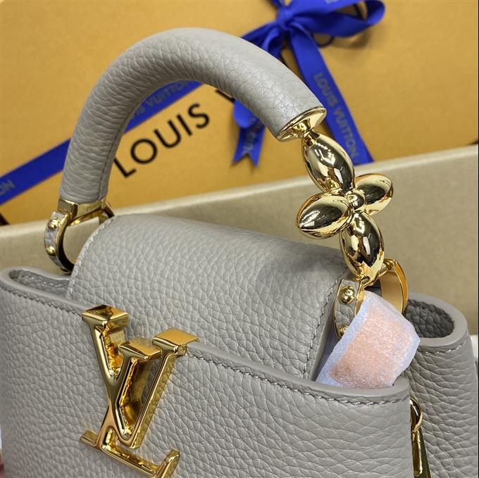 2025224M2394394757504