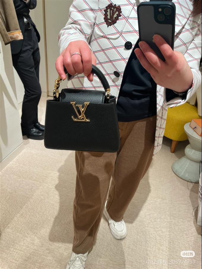 2025224M2394394829945