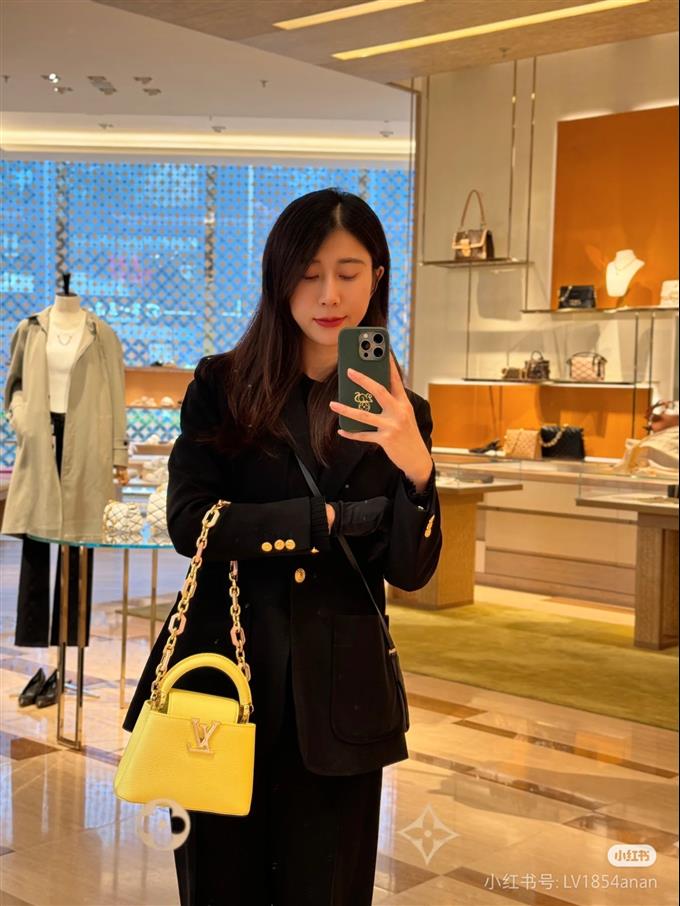 2025224M2523294835300