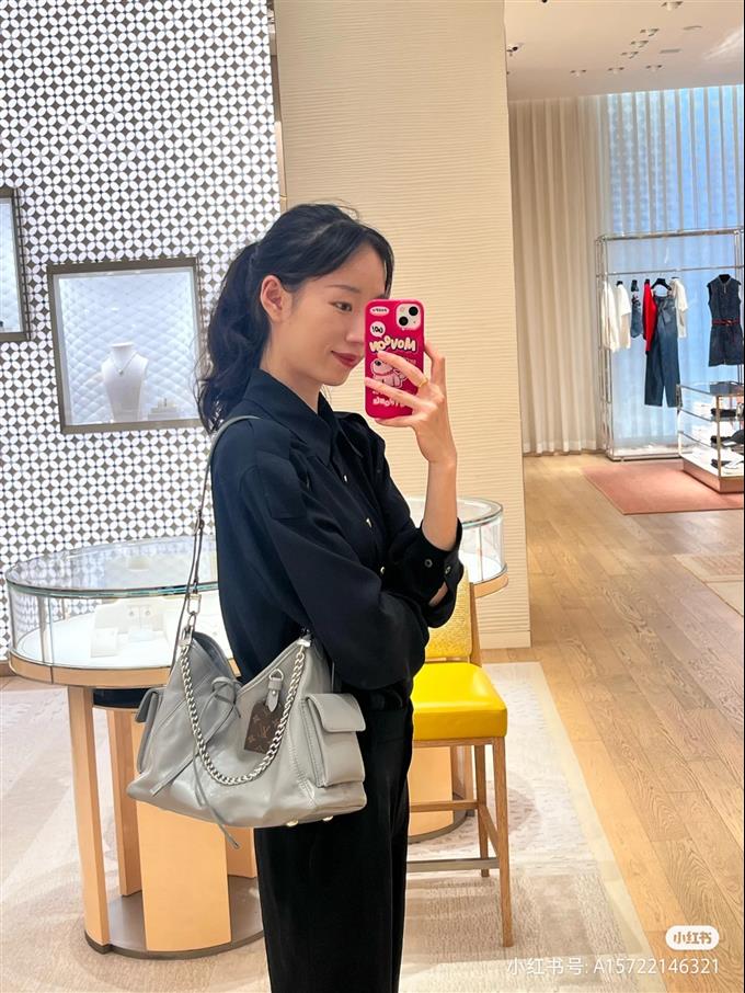 2025224M12579102030940