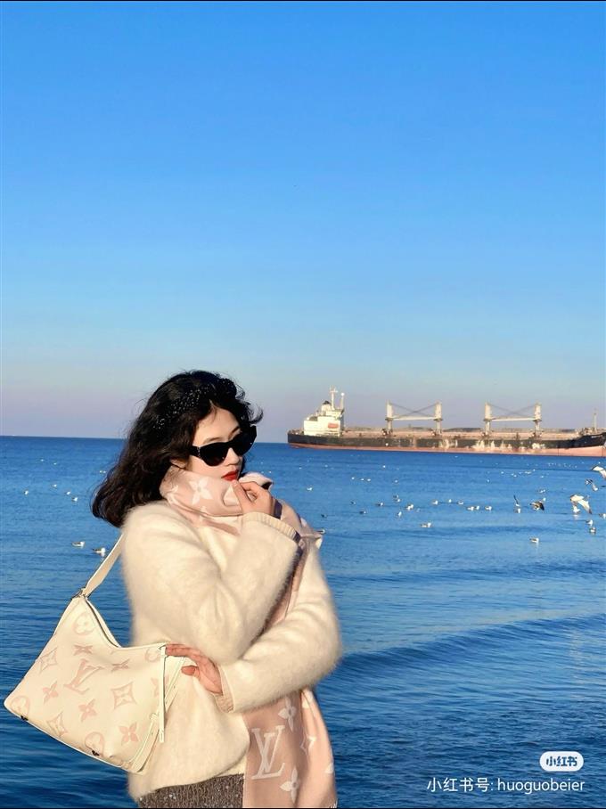 2025224M24141102030764