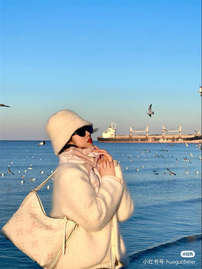 2025224M24141102030812