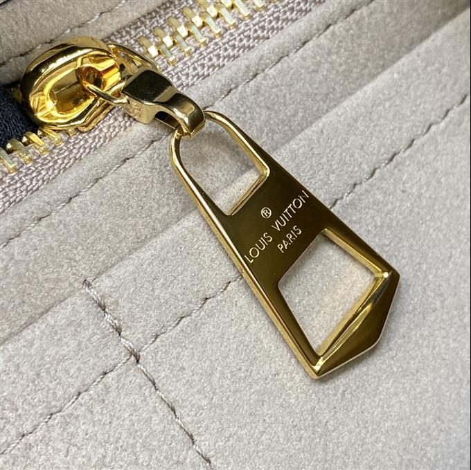 2025224M46288102027433