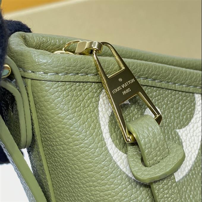 2025224M46672102027822