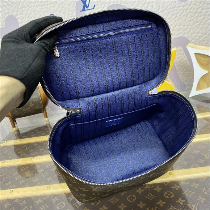 2025224M1267112643678