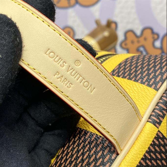 2025224N4056712645816