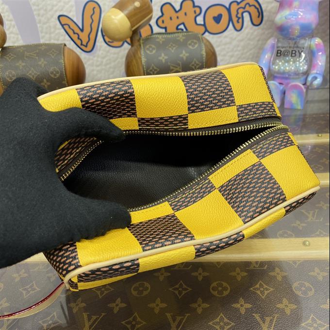 2025224N4056712645864