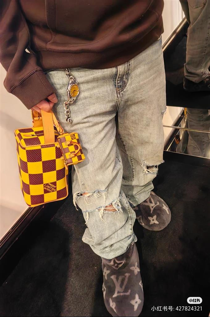 2025224N4056712651640