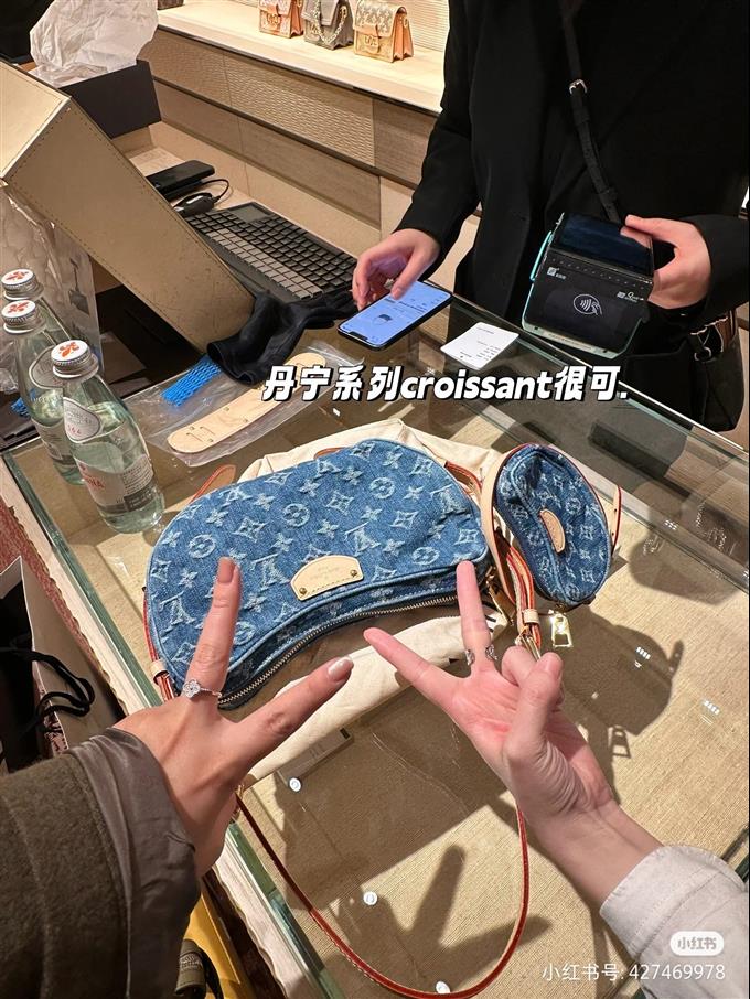 2025224M46856113236686