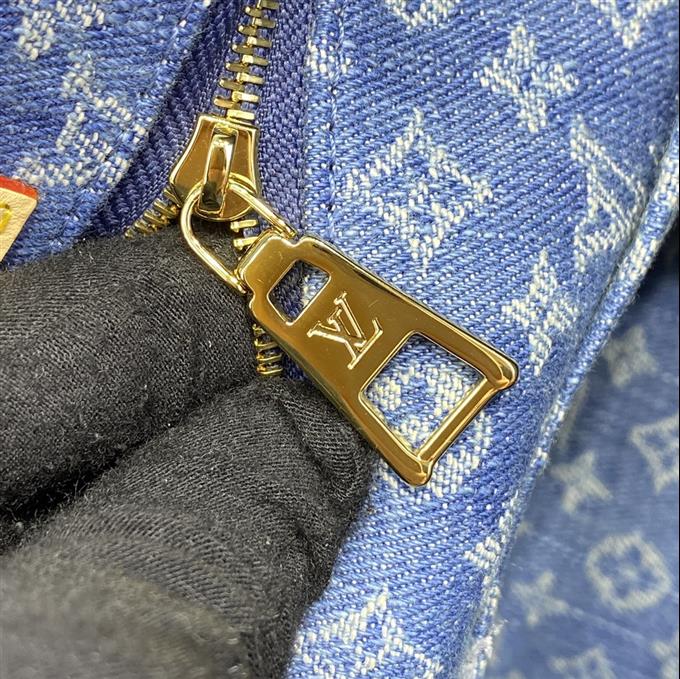 2025224M46871113232161