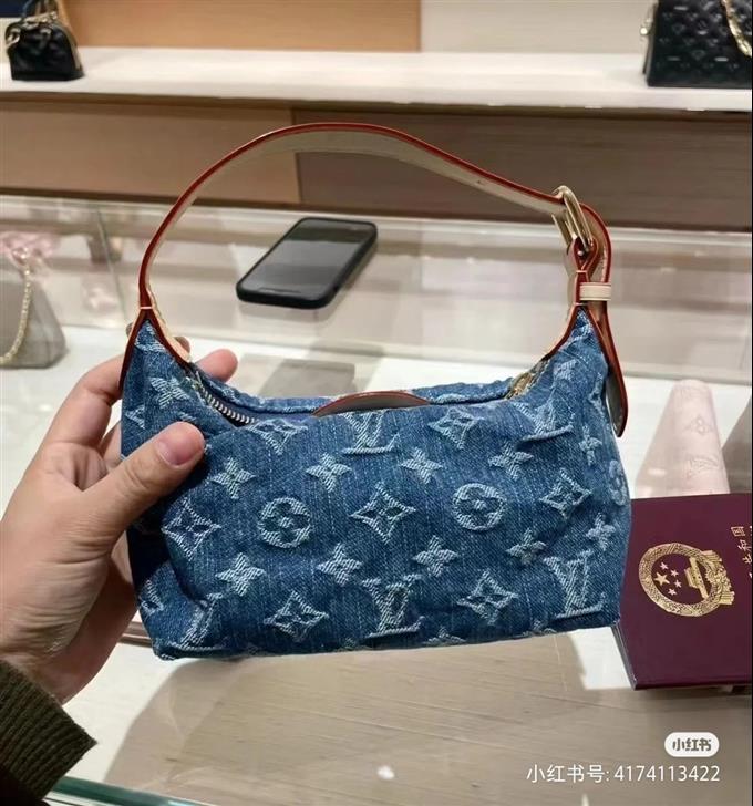 2025224M82949113237439