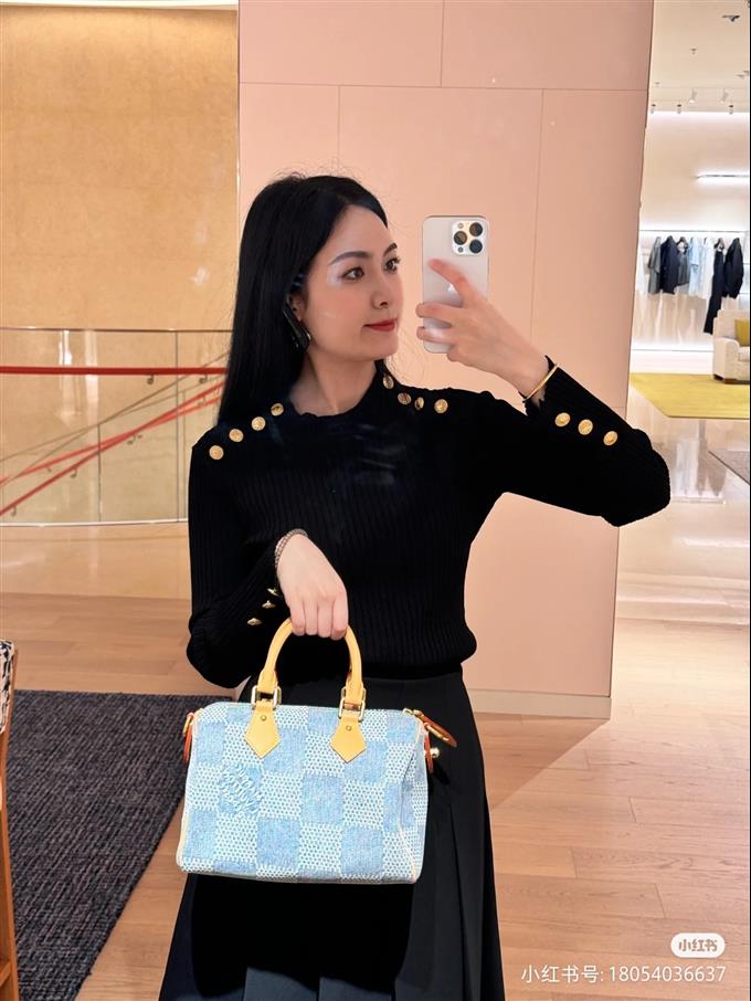 2025224N40700113236562