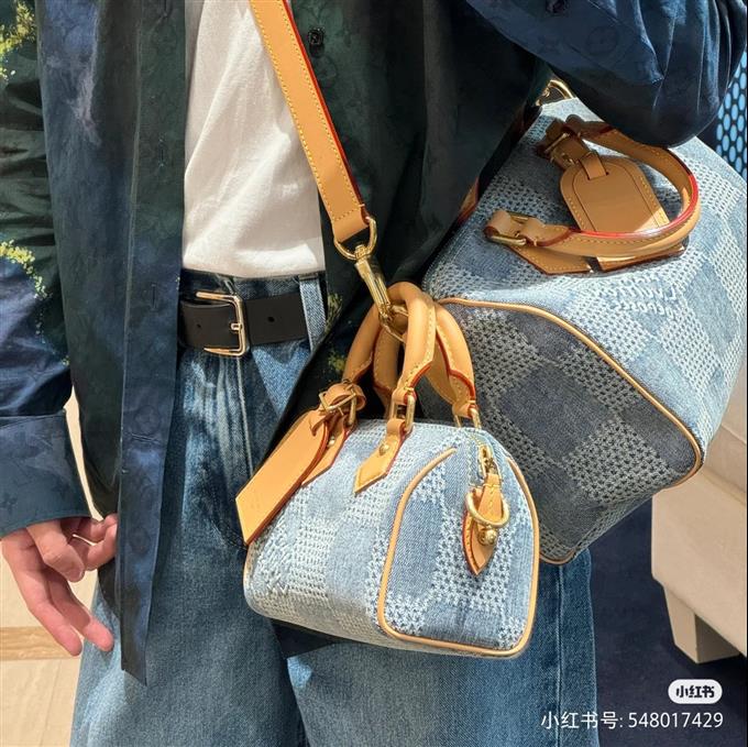 2025224N40700113237723