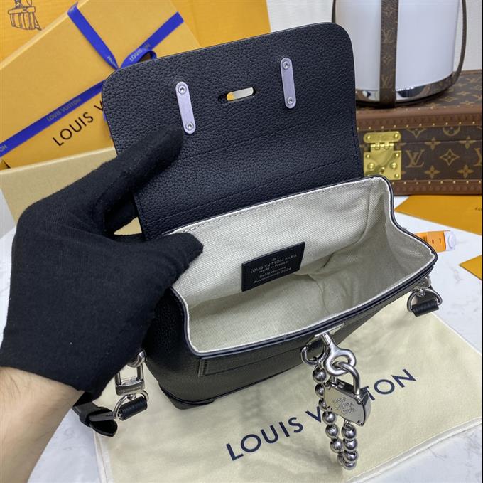 2025224M11637101721323