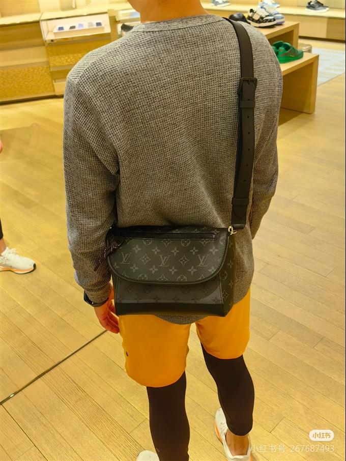 2025224M12681101743504