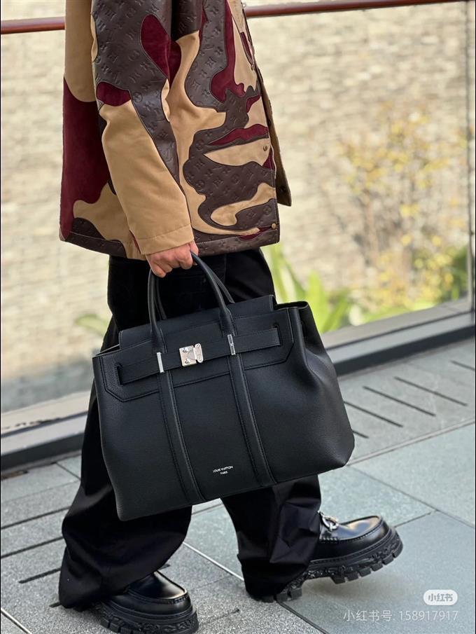 2025224M23153101718223