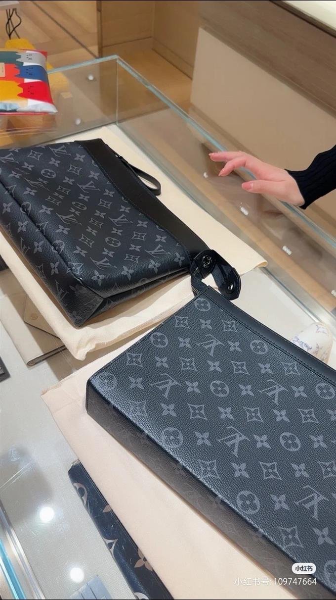 2025224M61692101749911