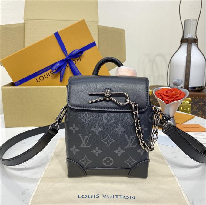 2025224M82774101728323