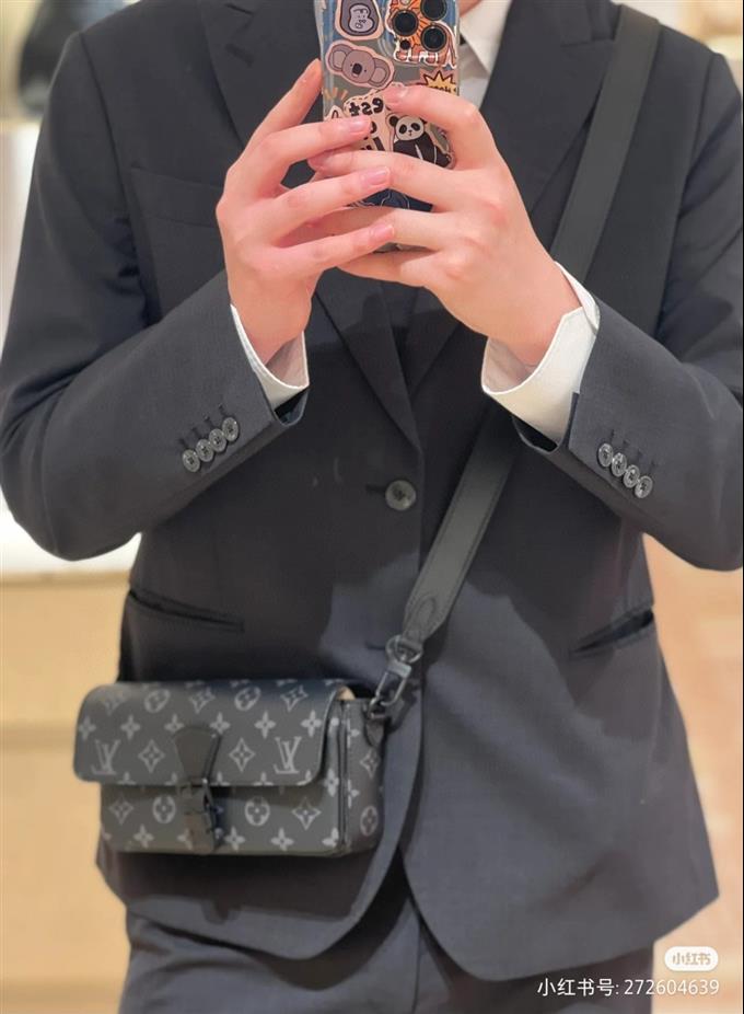 2025224M83567101750381