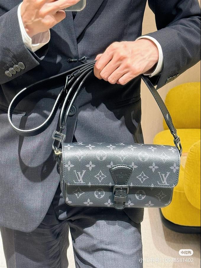 2025224M83567101750445