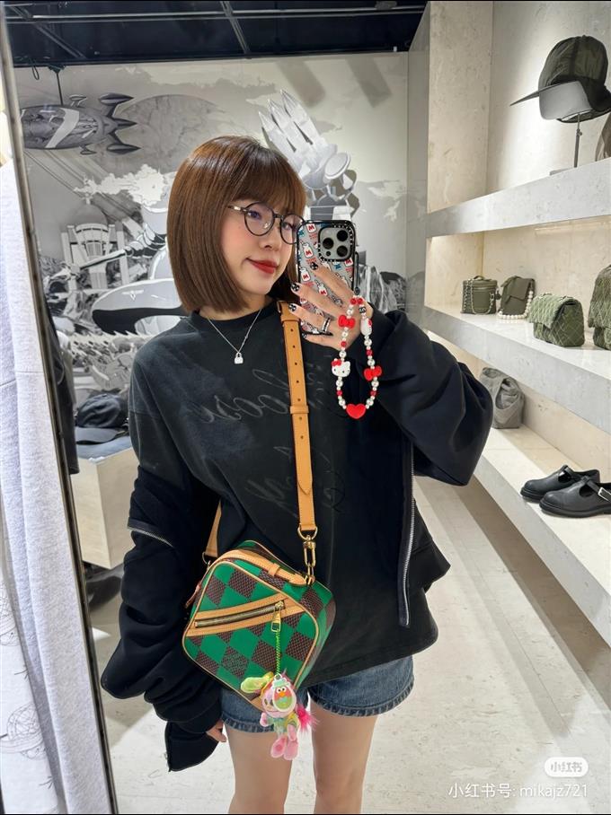 2025224N40563125333238