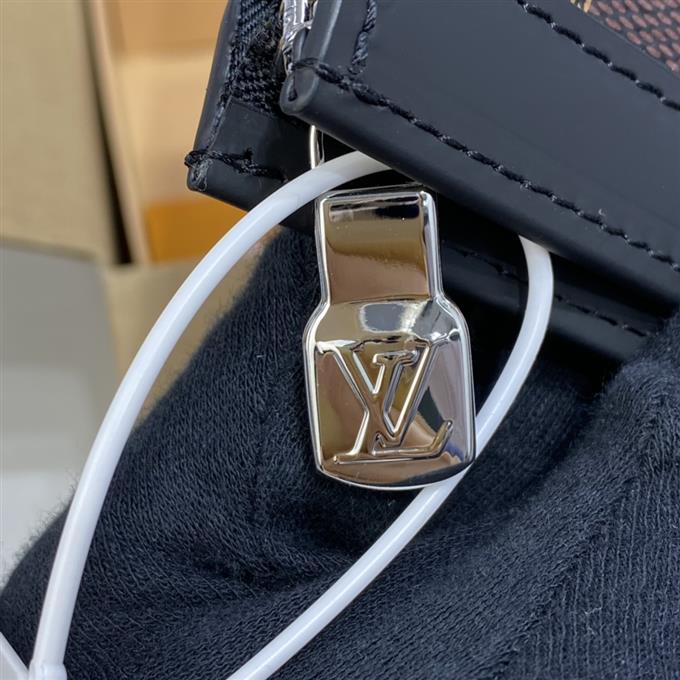 2025224M6169212180890