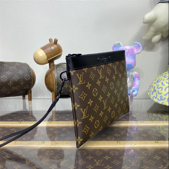 2025224M81569121759716