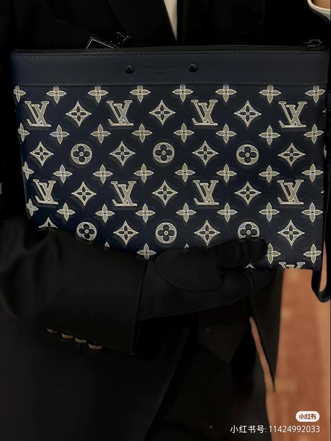 2025224M833821218982