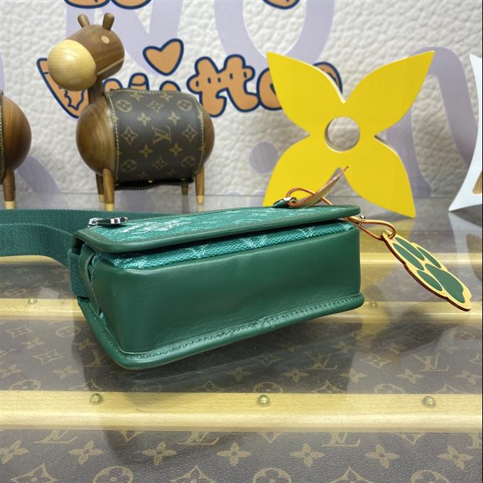 2025224M12637121523392