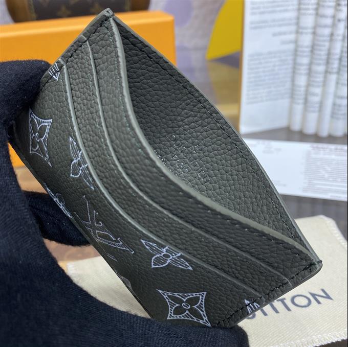 2025224M83700121335294