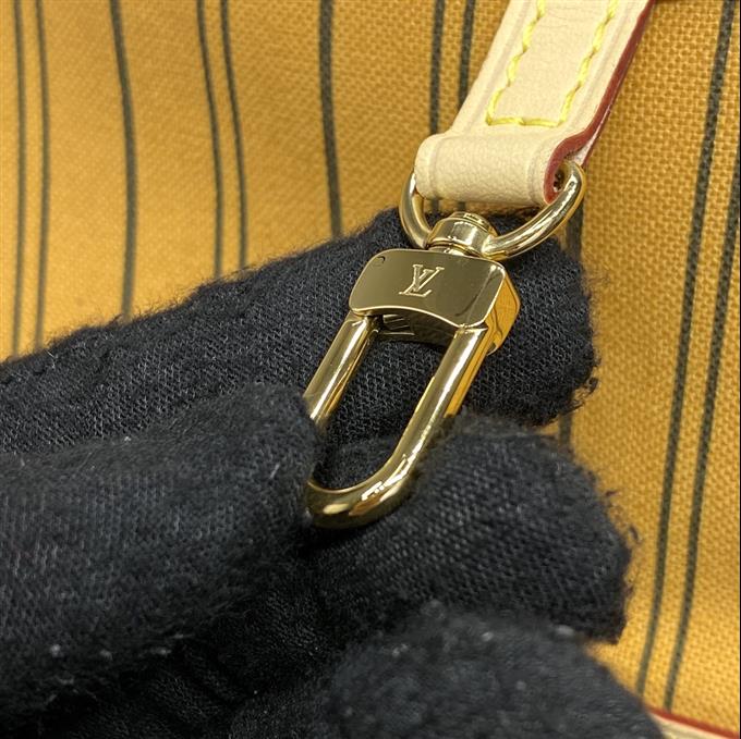 2025224M12257103828250