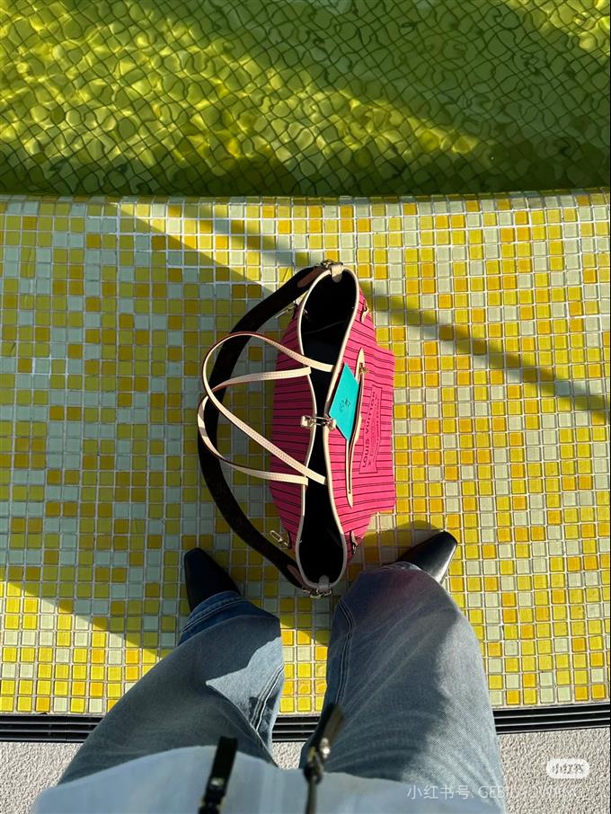 2025224M12257103832232