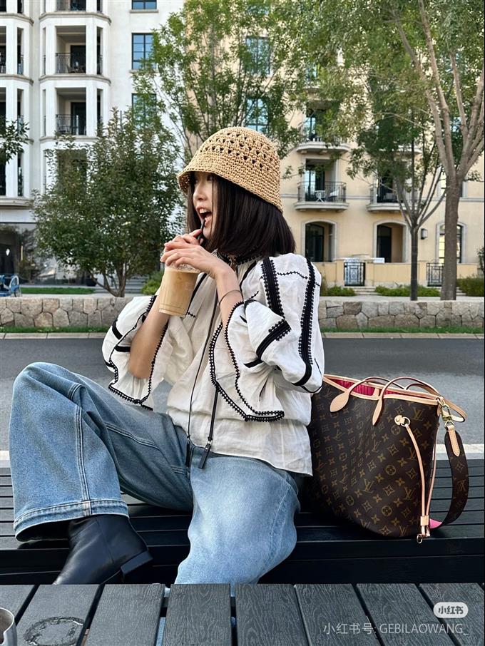 2025224M12257103832248