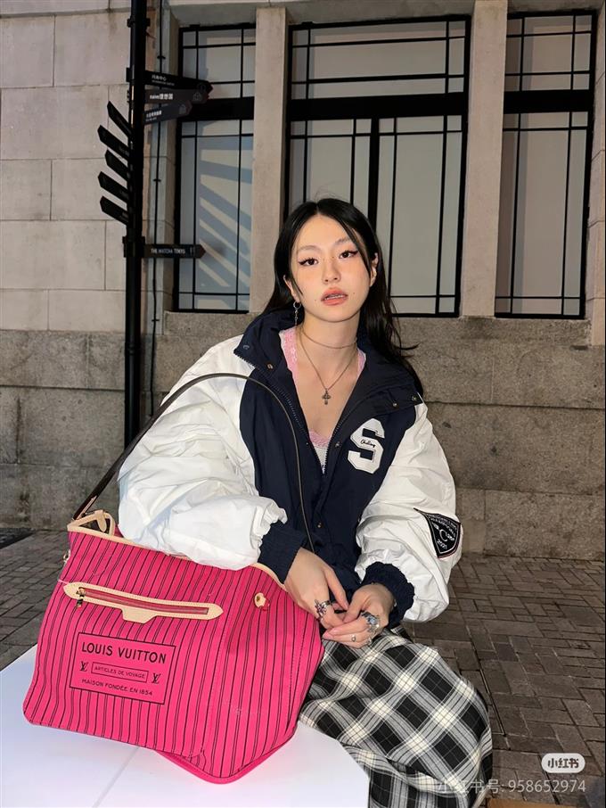 2025224M12257103833881